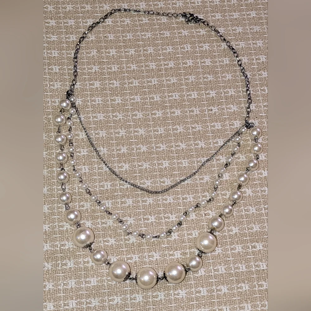 Sweet Faux Pearl Necklace with Three Layered Strands - Picture 2 of 3